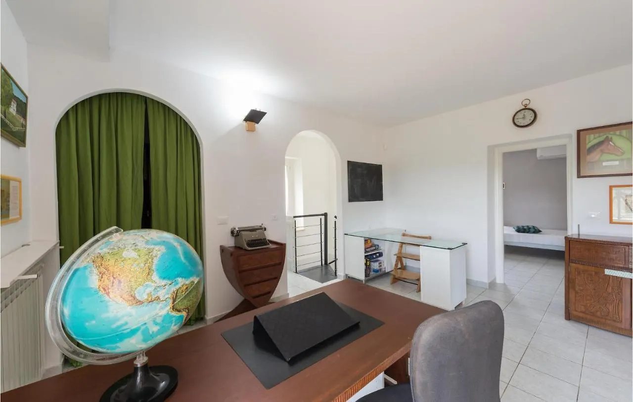 Stunning Home In Monterotondo Marittimo With Wifi
